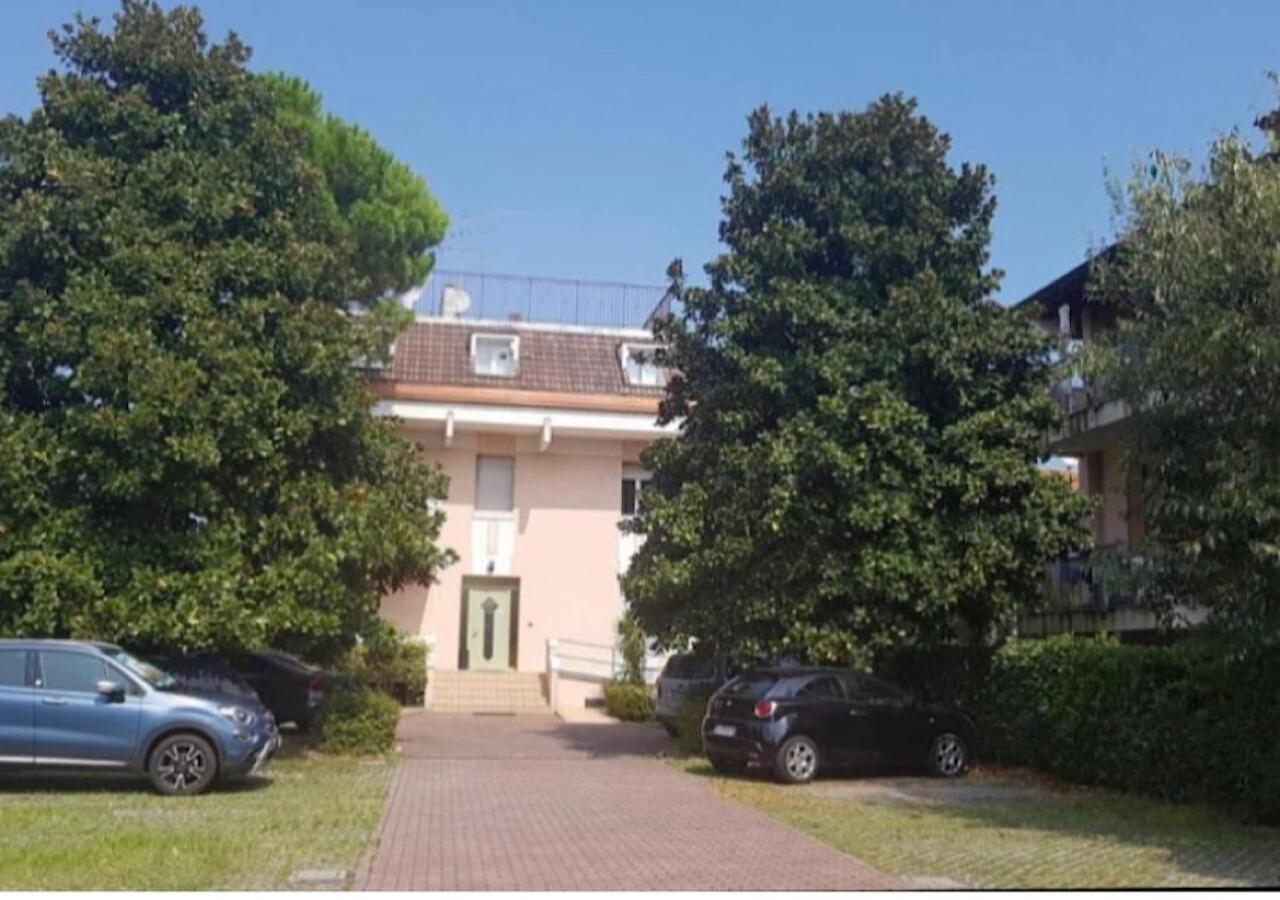 La Magnolia Apartments III Poppy Desenzano del Garda Exterior foto